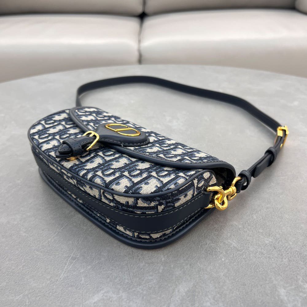 D10r Bobby East-West Bag