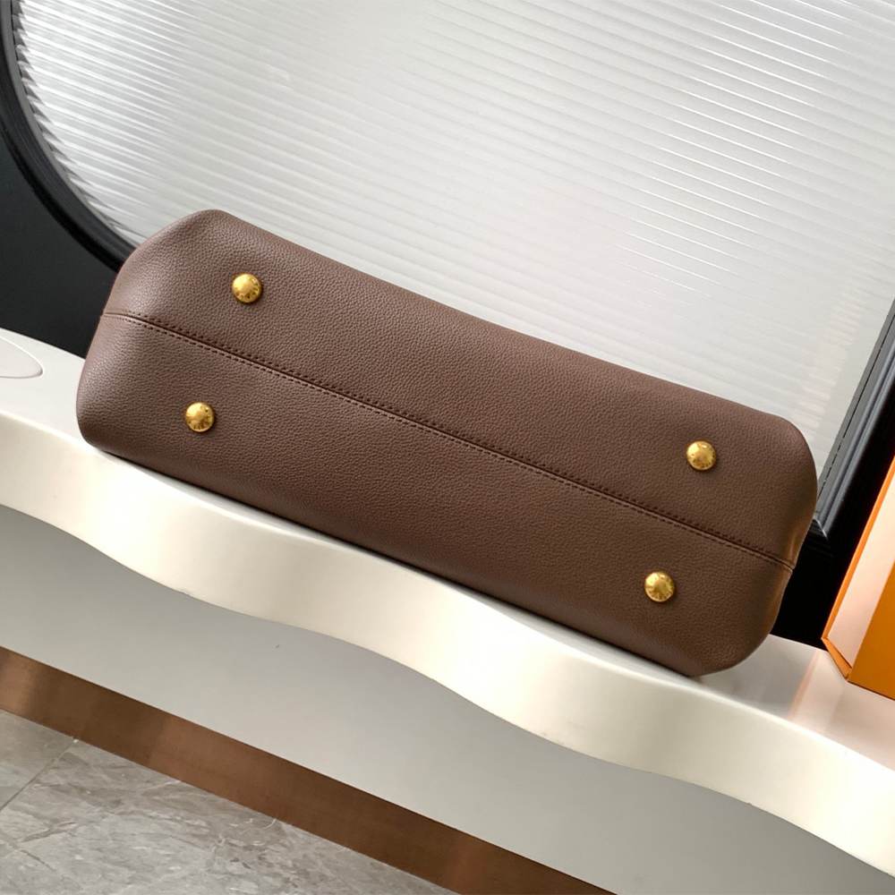 LV Low Key Cabas MM