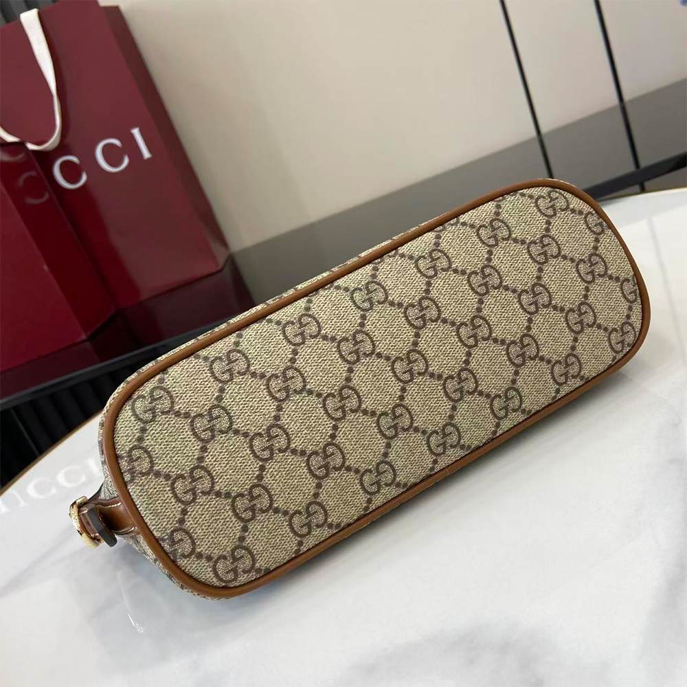 GG Emblem small shoulder bag
