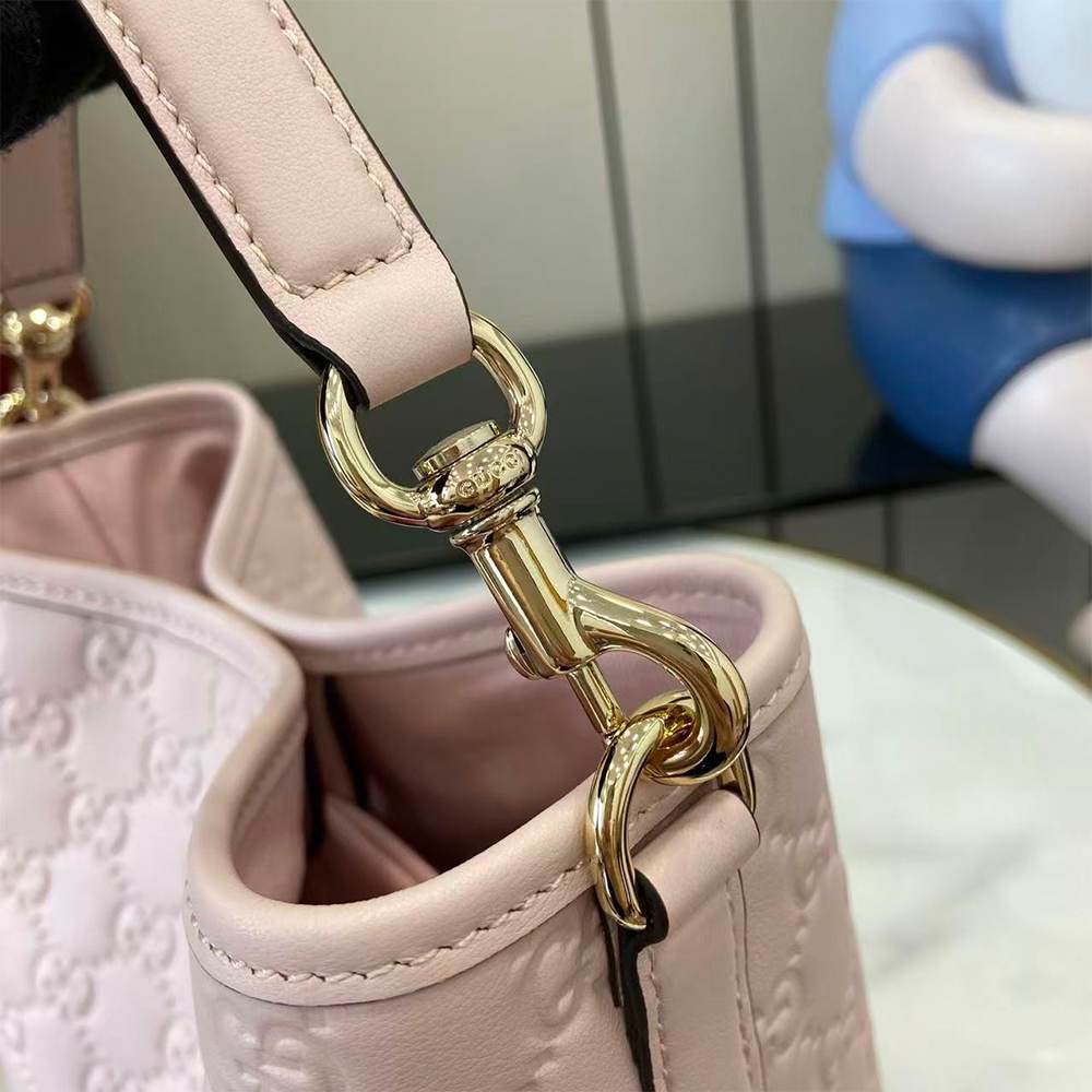 GG Emblem small bucket bag