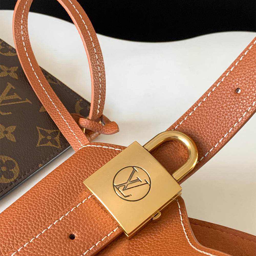 LV Low Key Hobo MM