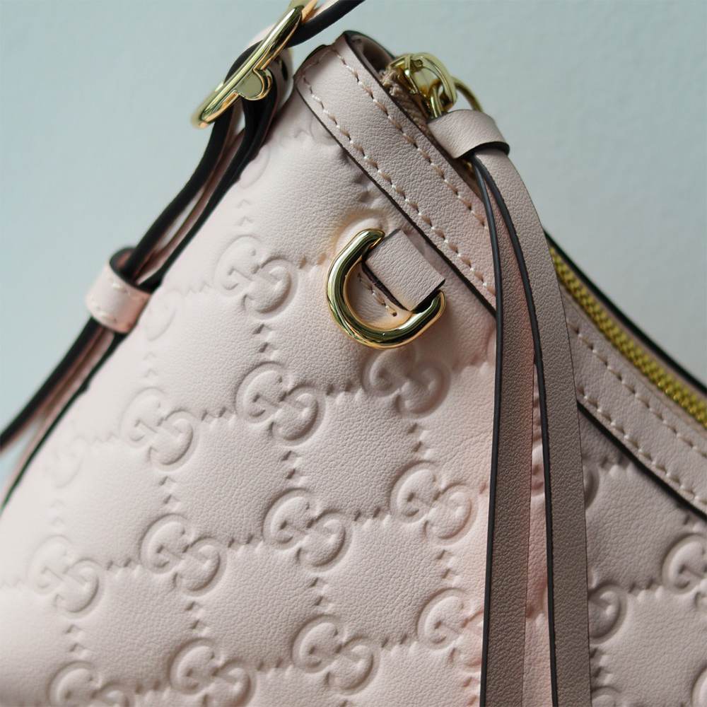 GG Emblem small shoulder bag