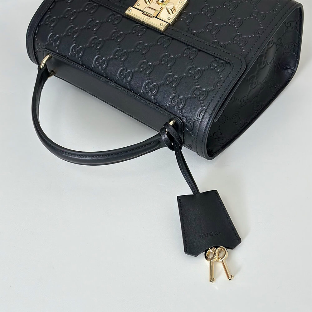 Gvc*1 Padlock medium top handle bag