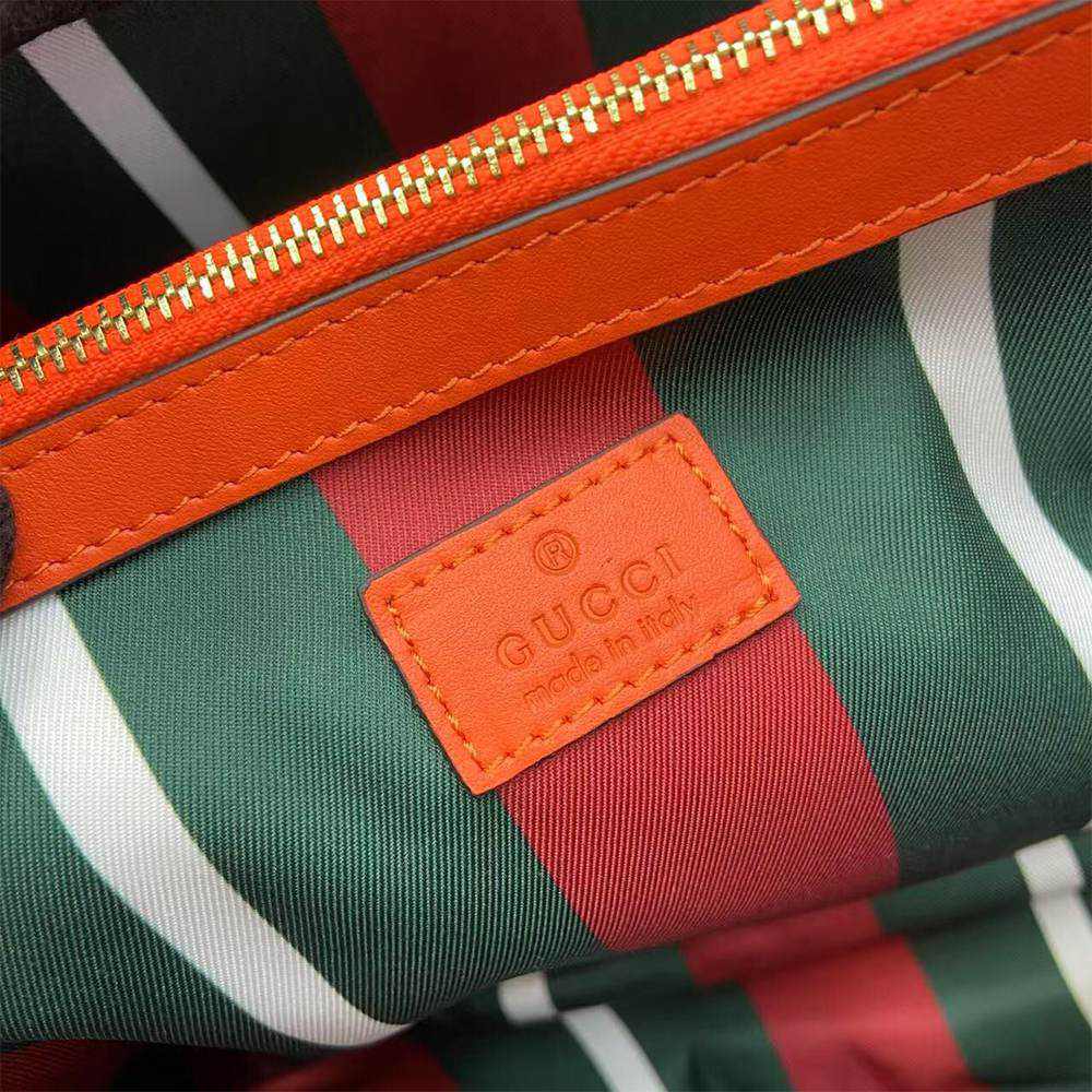 GG Emblem medium bucket bag