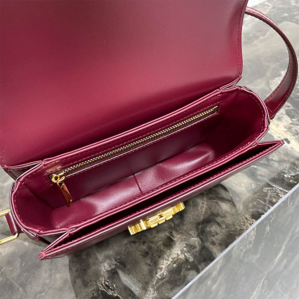 Ce1i*e TEEN TRIOMPHE BAG IN shiny calfskin(HIGH-END GRADE)