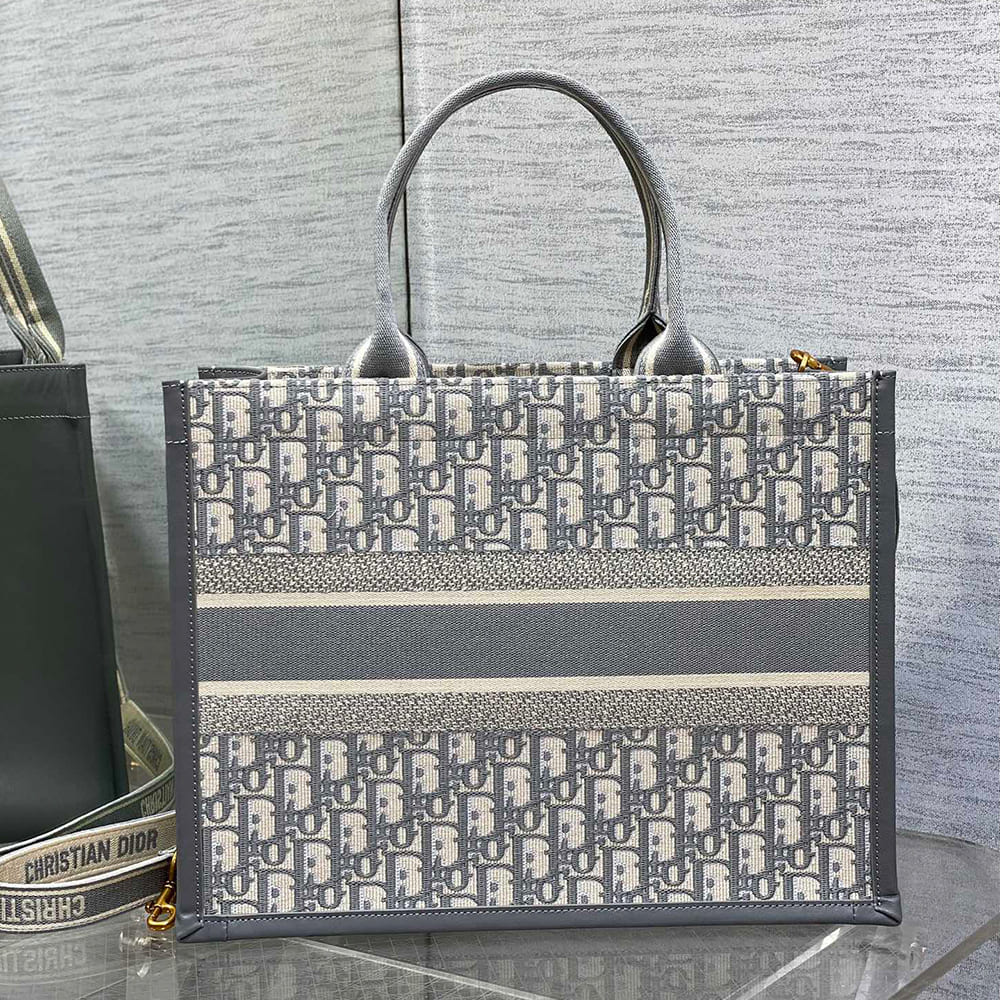 D10r Medium D10r Book Tote