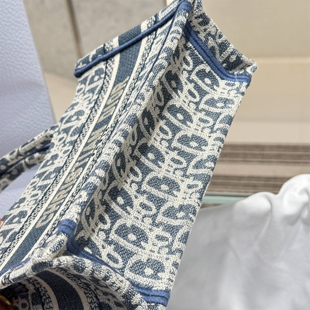 D10r Mini D10r Book Tote