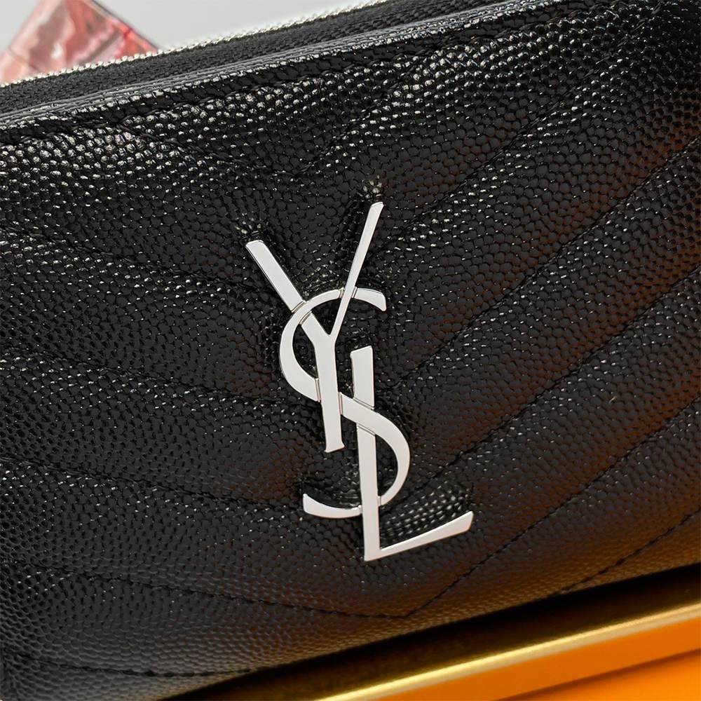 Y51 CASSANDRE MATELASSÉ compact zip around wallet in grain de poudre leather