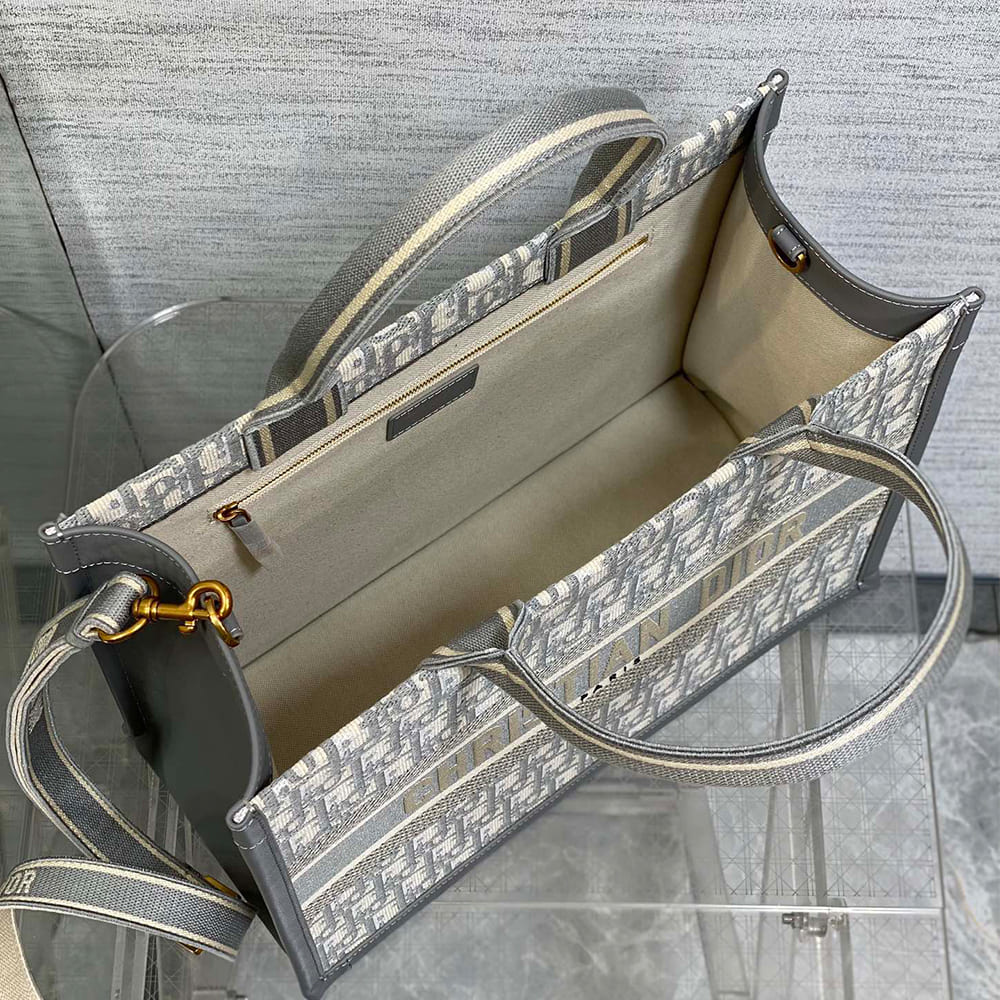D10r Medium D10r Book Tote