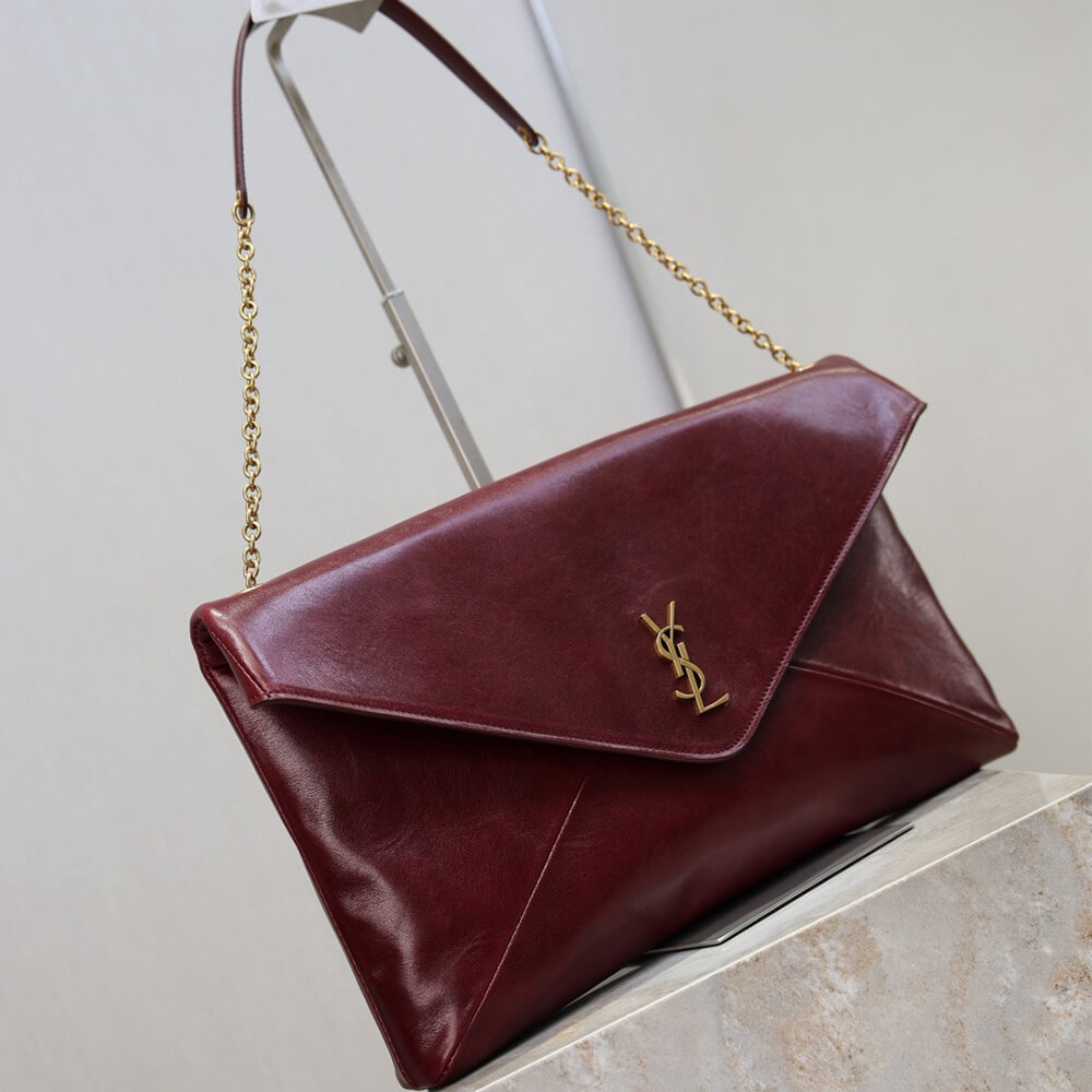 Y51 CASSANDRE XXL pouch on chain in shiny leather