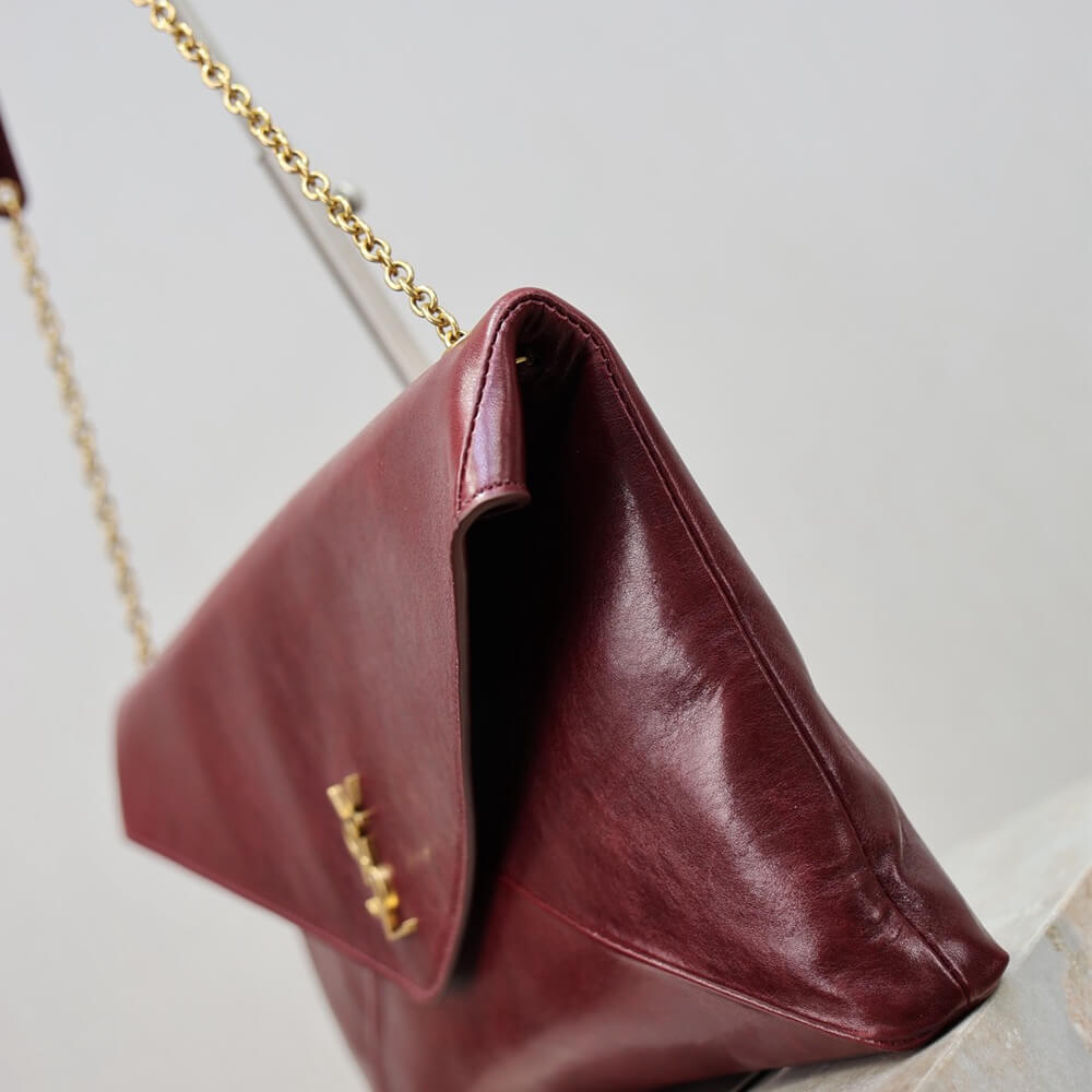 Y51 CASSANDRE XXL pouch on chain in shiny leather