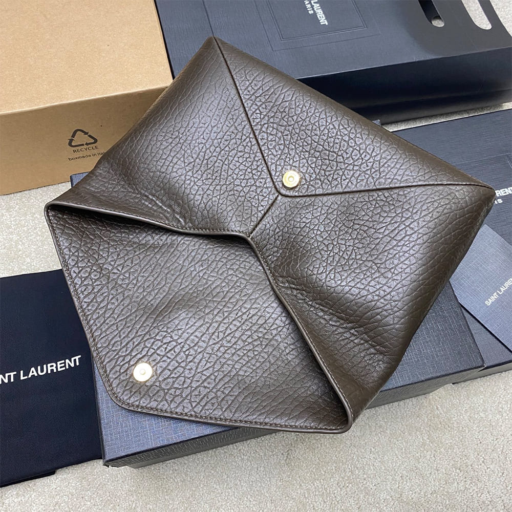 Y51 CASSANDRE large envelope pouch in lambskin