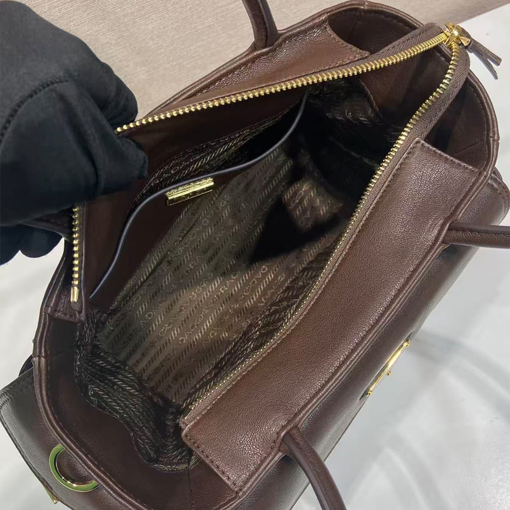 Pra*a Explore medium nappa leather tote bag(HIGH-END GRADE)