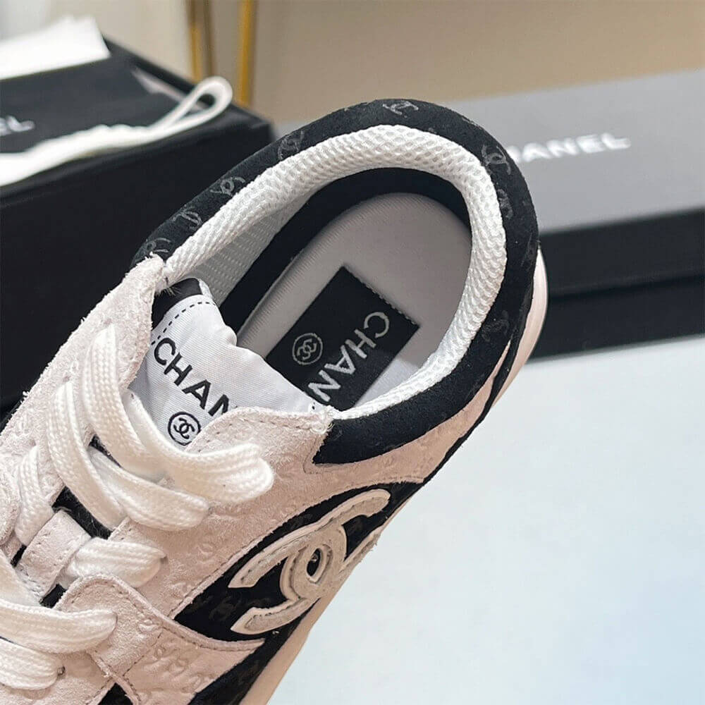 Ch**el 22A Low-Top Lace-Up Sneakers