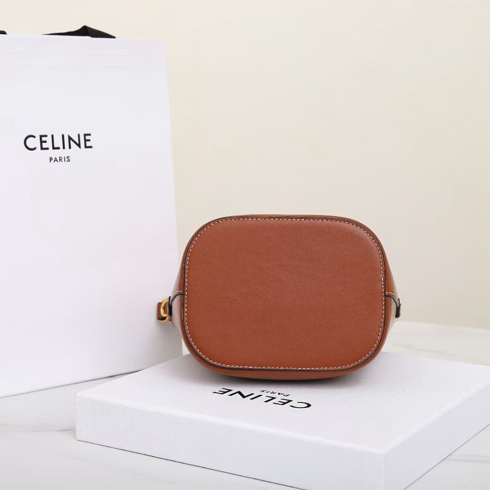 Ce1i*e SMALL BUCKET L0visE IN SMOOTH CALFSKIN(HIGH-END GRADE)