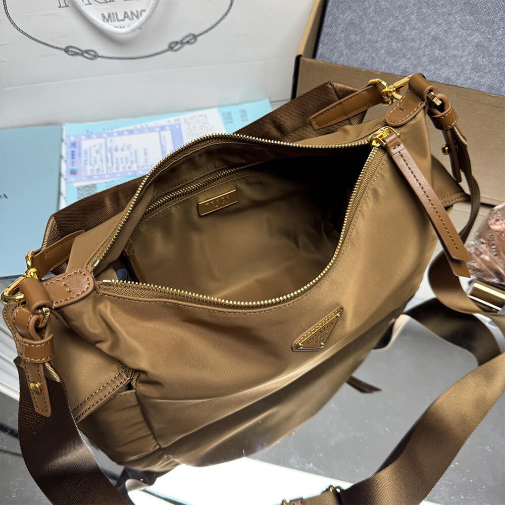 Pra*a Explore large Re-Nylon and leather bag(HIGH-END GRADE)