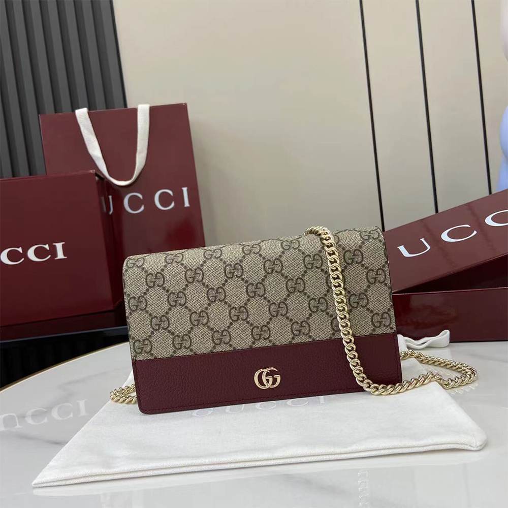Bi-color GG Marmont wallet on chain