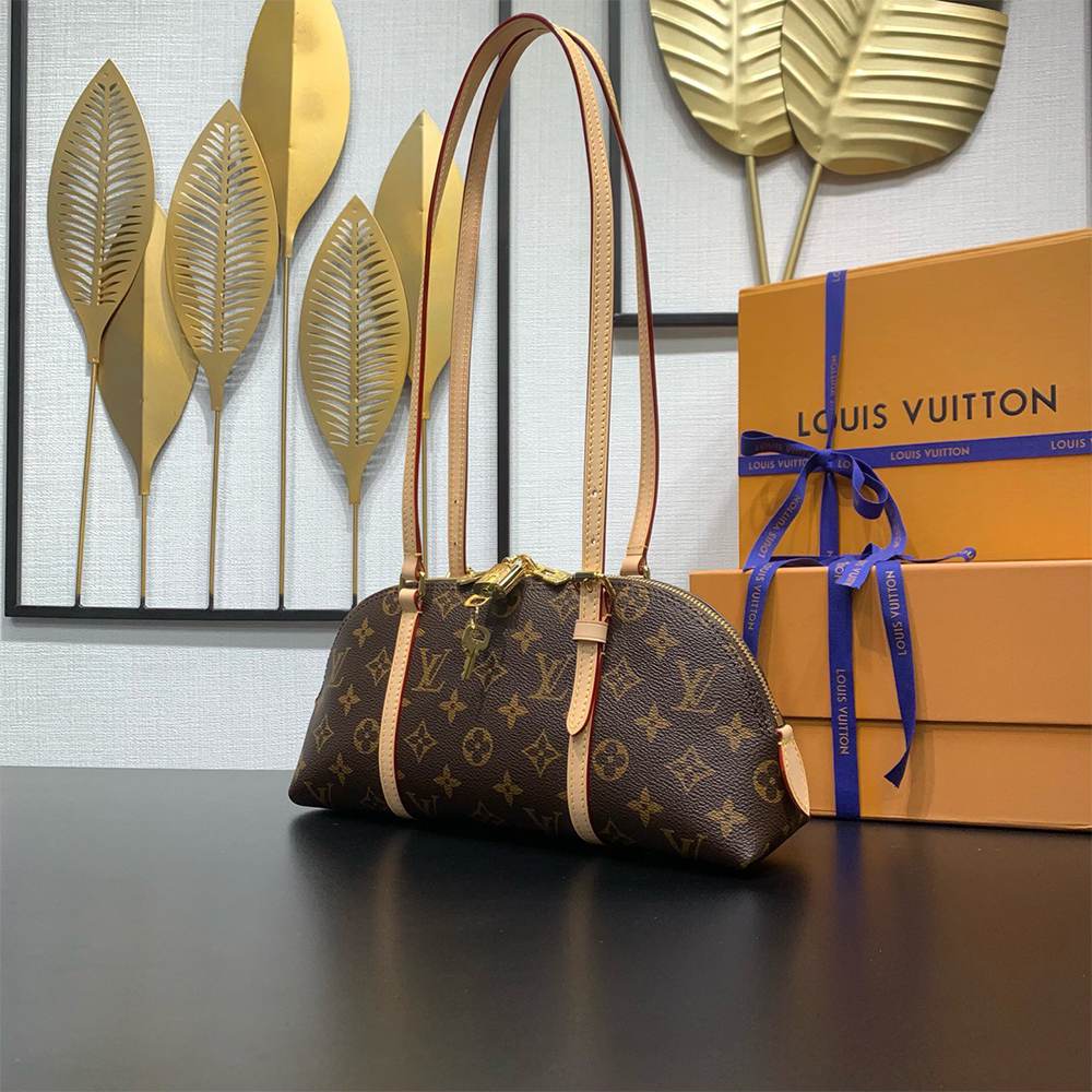 LV Squire East West(TAX-FREE Grade)
