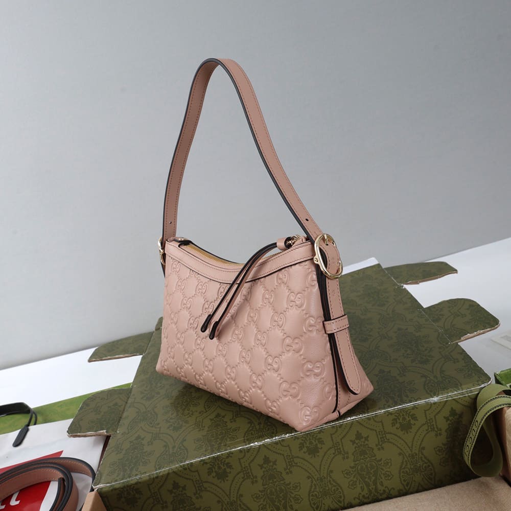 Gvc*1 GG Emblem small shoulder bag