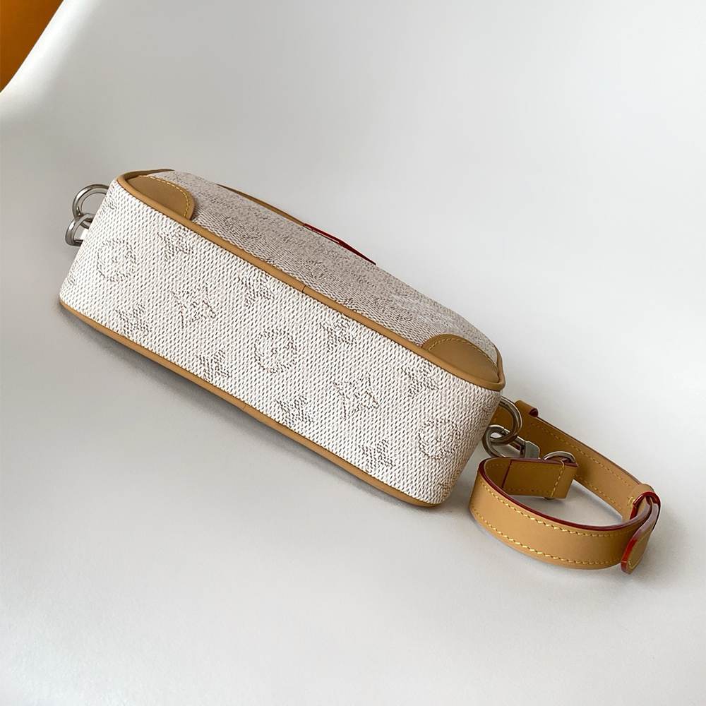 LV Trocadéro Wearable Wallet