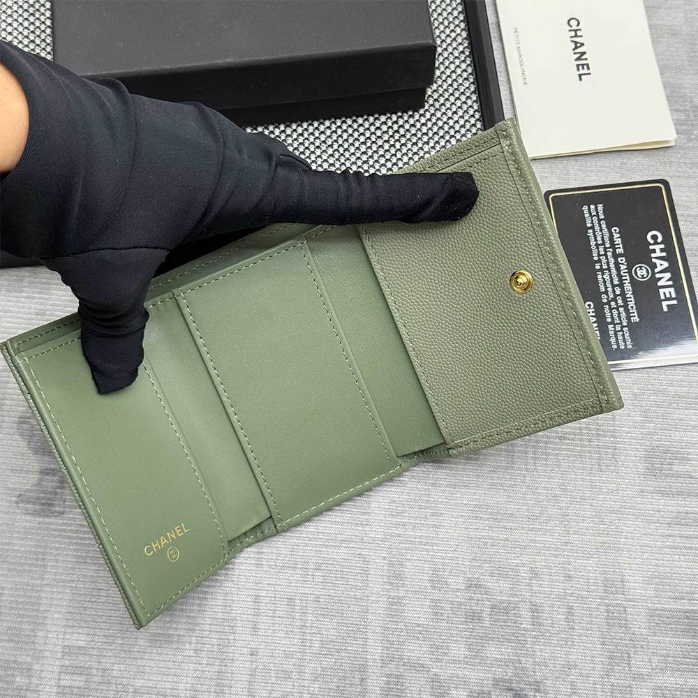 Ch**el Matelasse Classic Small Flap Tri-fold wallet