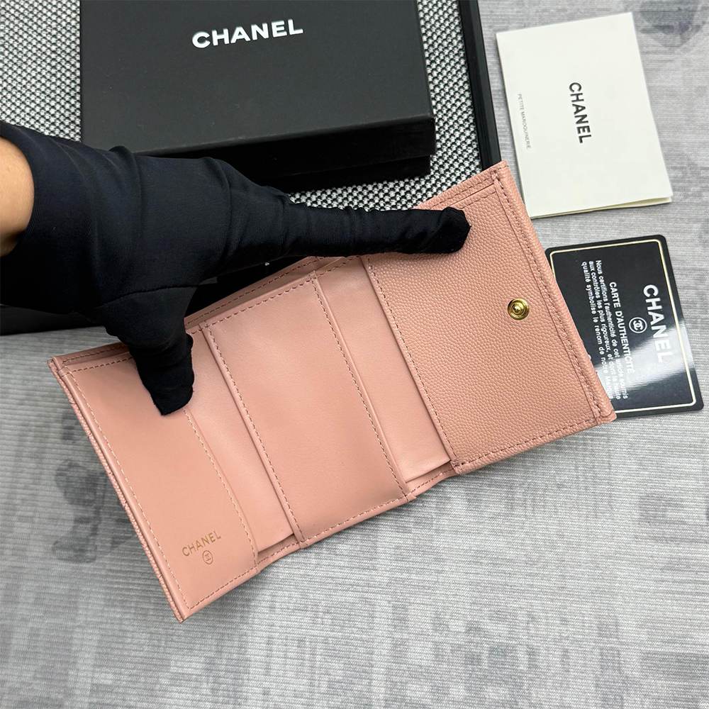 Ch**el Matelasse Classic Small Flap Tri-fold wallet