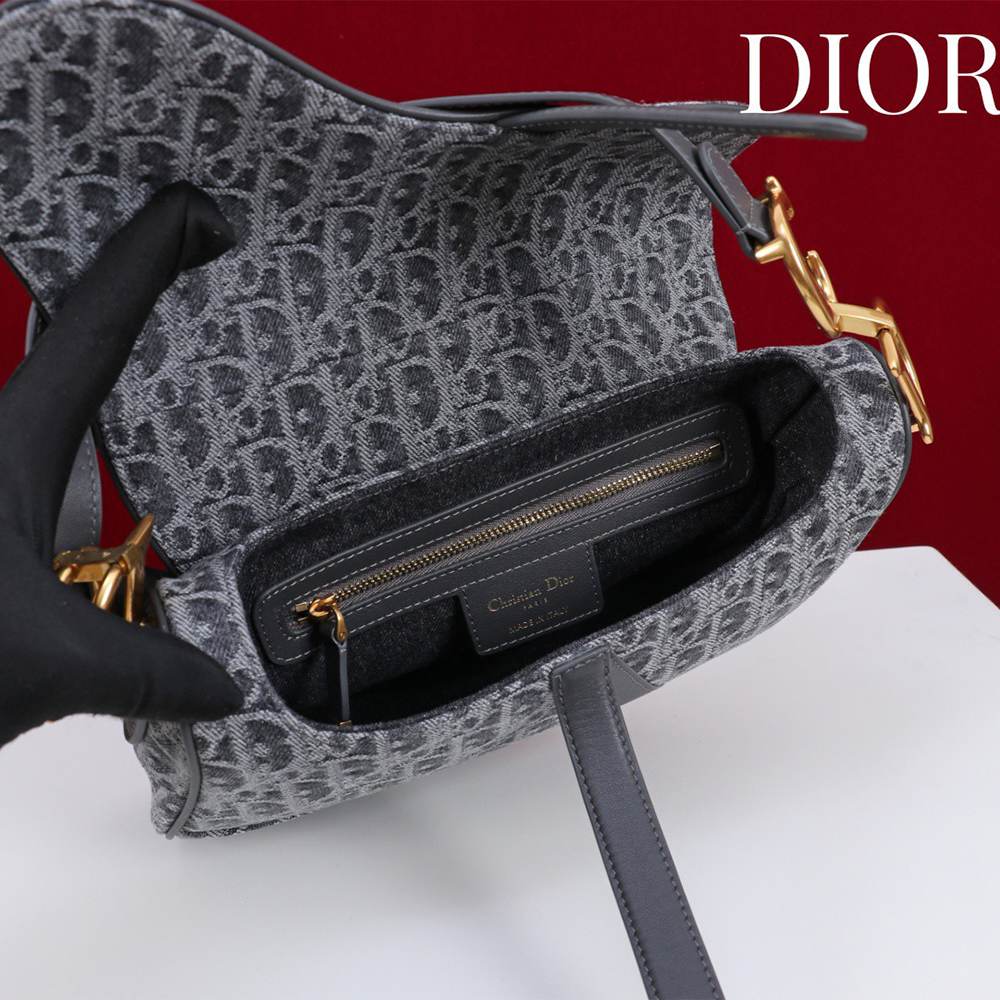 D10r Saddle Bag with Strap