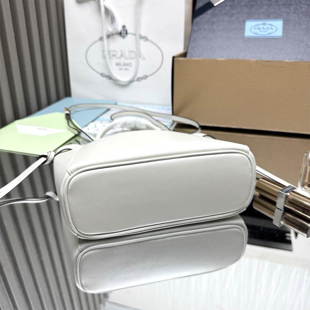 Pra*a Carry mini leather handbag(HIGH-END GRADE)