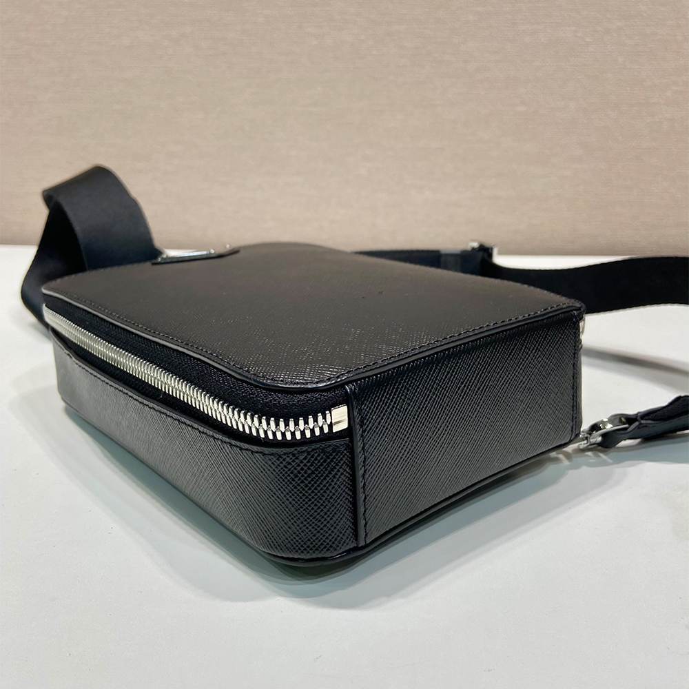 Pra*a Brique Saffiano leather bag