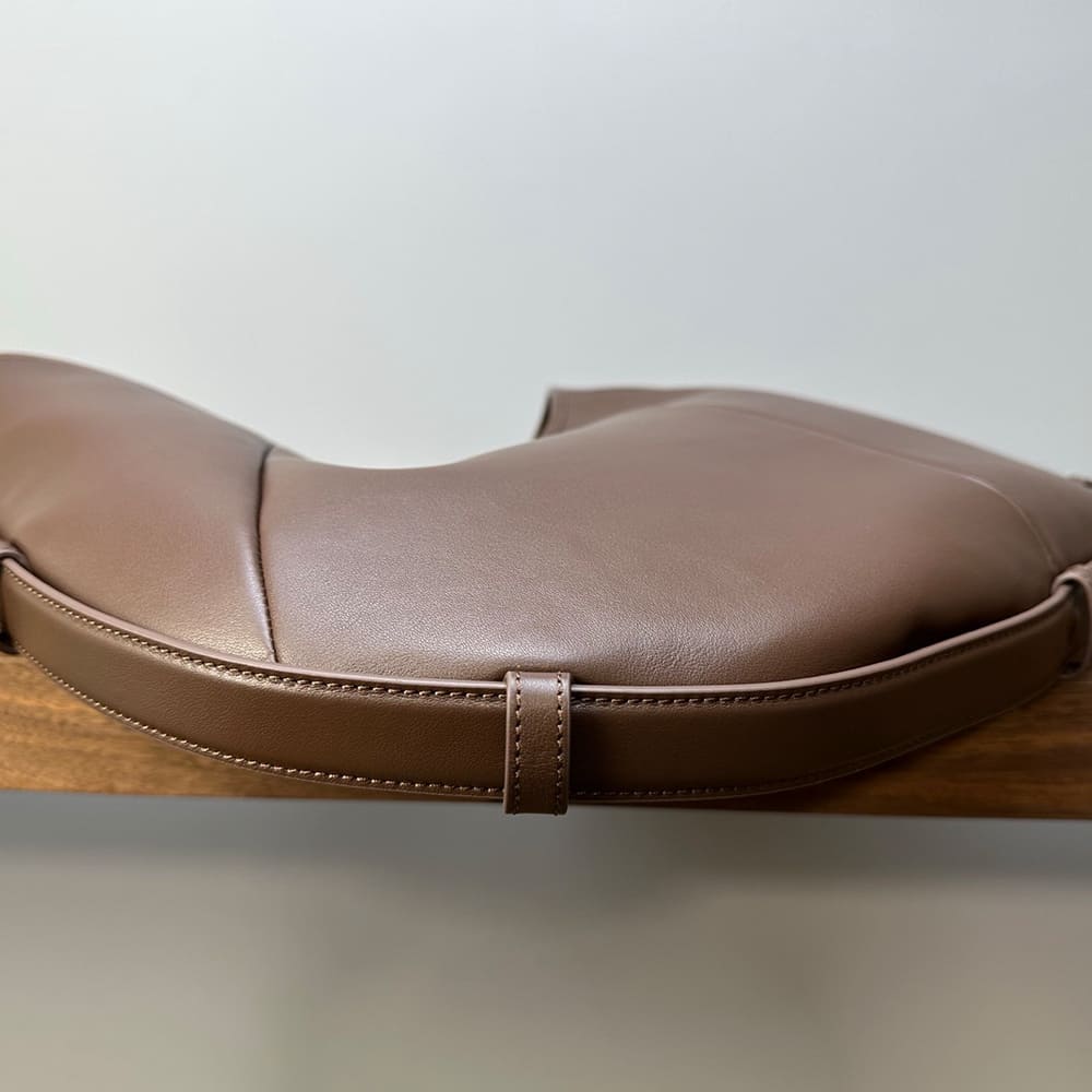 Y51 MOMBASA medium in leather(HIGH-END GRADE)