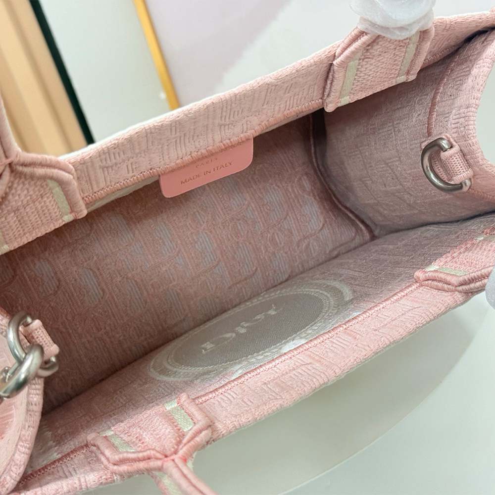 D10ramour Small D10r Book Tote with Strap