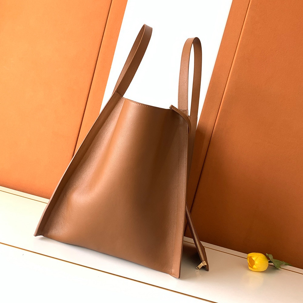 Ce1i*e MEDIUM CUBE BAG IN S*pPLE CALFSKIN(HIGH-END GRADE)