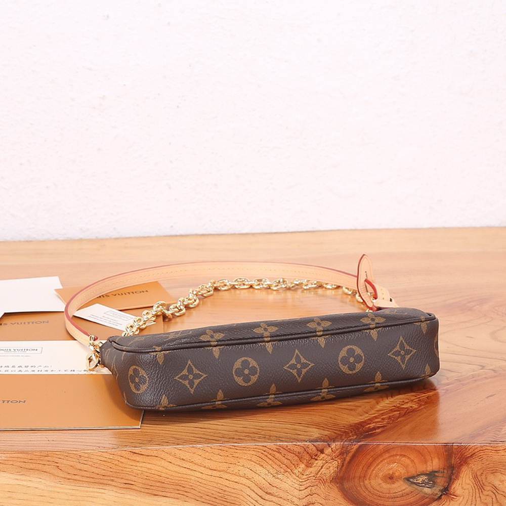 LV Pochette Accessoires
