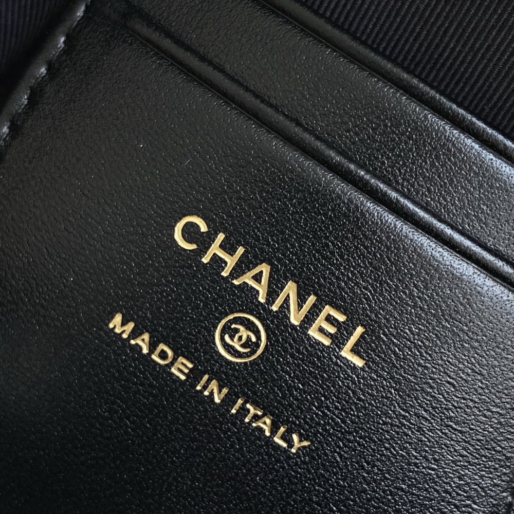 Ch**el Clutch with chain(HIGH-END GRADE)