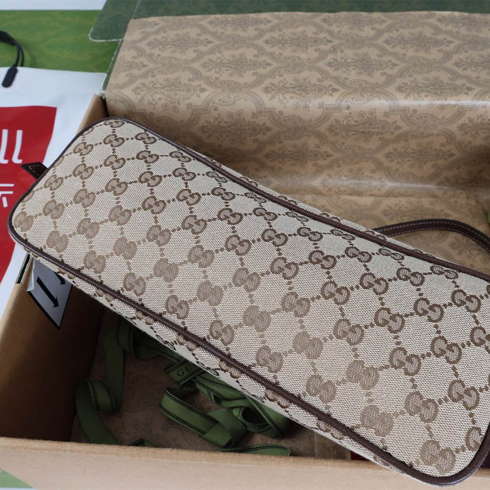 Gvc*1 Madison medium shoulder bag