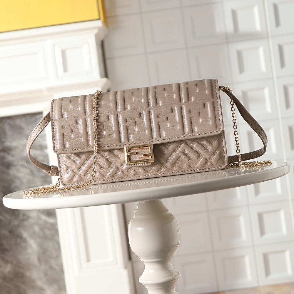 F**di Wallet On Chain Baguette(HIGH-END GRADE)
