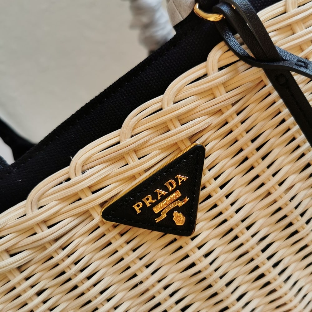 Pra*a wicker and canvas tote bag(HIGH-END GRADE)